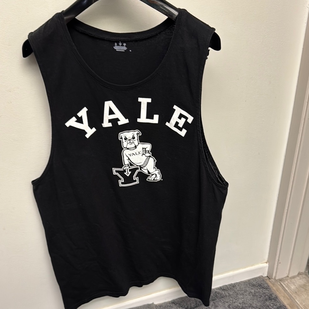 Vintage men’s Yale Black Sleeveless Tank Top L custom sewn